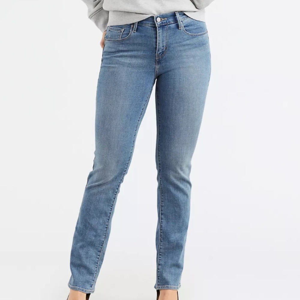 LEVIS STRAIGHT LEG JEANS- Size 12